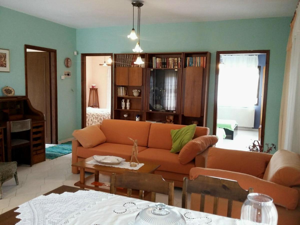 Nice House By The Sea! Epanomi Luaran gambar